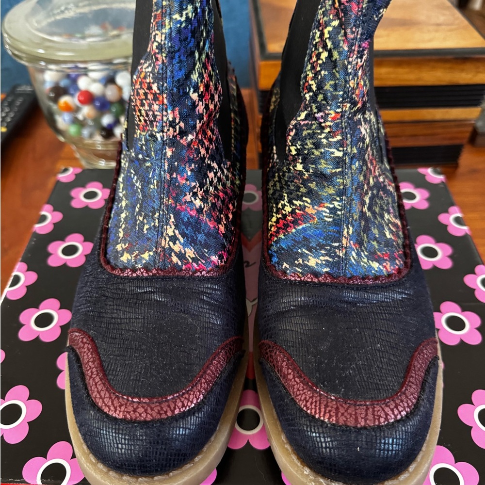 Irregular Choice Greenwich Chesea Boots, size 40 UK, 9 US